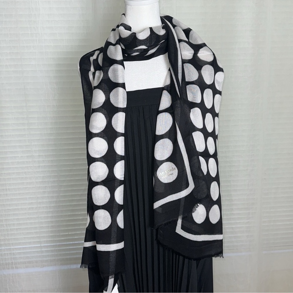 kate spade Black White Art Large Dot Oblong Fringe Hem Scarf - Picture 9 of 11